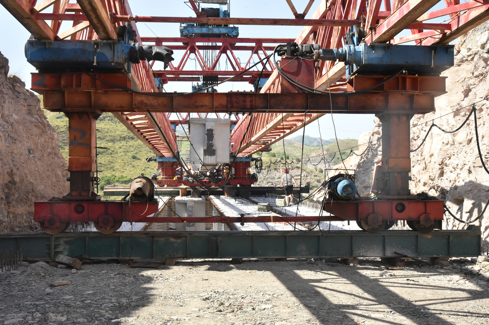 �S��һ̖���ι�·ʯ�Ƕ�����������؞ͨ