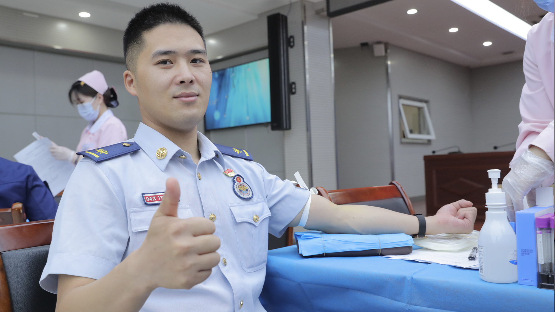 獻血3萬毫升 捐款6萬余元 “火焰藍”用行動傳遞溫暖【5】