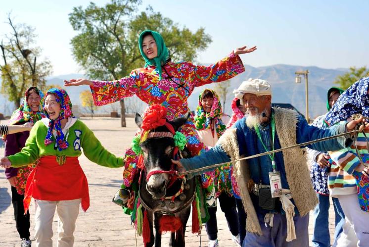 游客體驗黃河風情