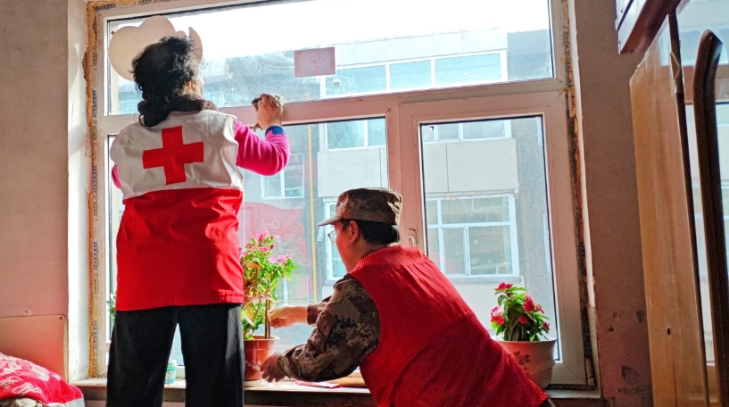 志愿服務的內容拓展到了清掃衛生等。受訪者供圖