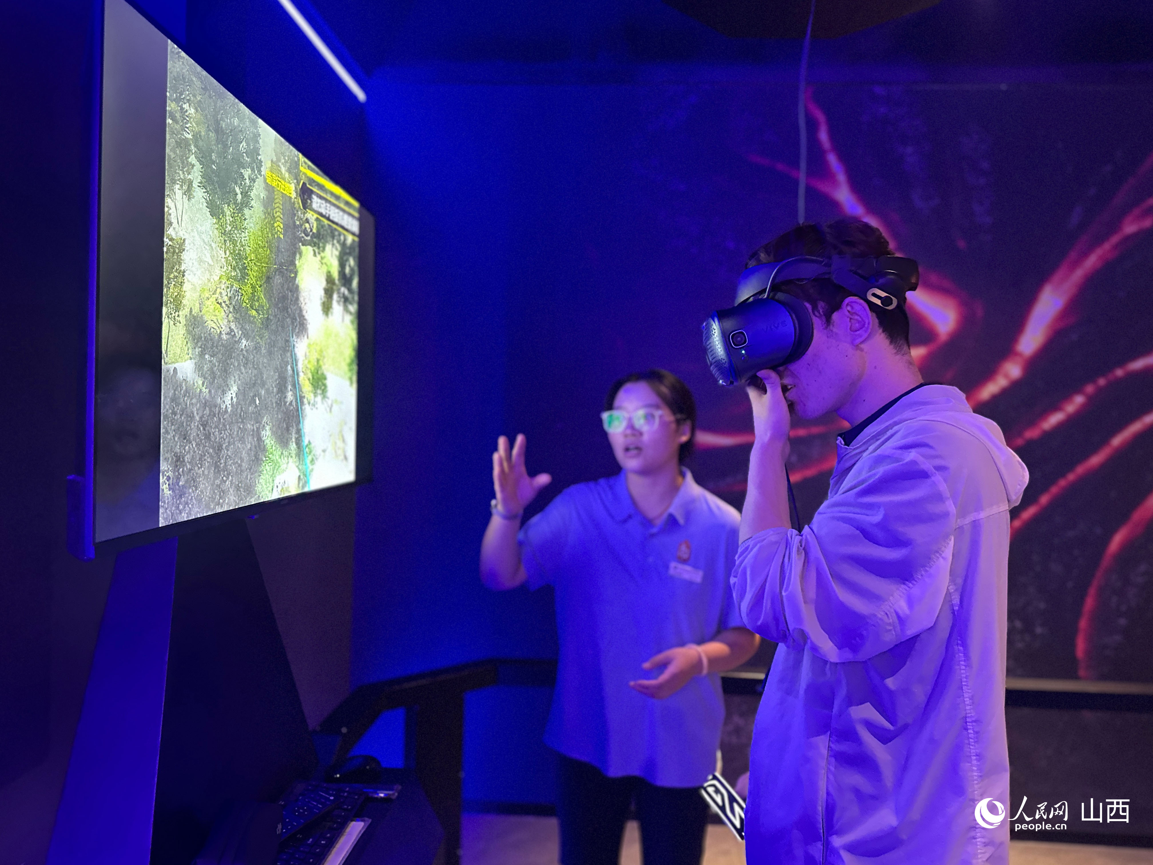 VR體驗。人民網記者 董童攝