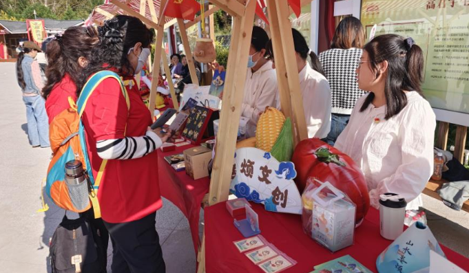 非遺文創展區感受當地文化魅力